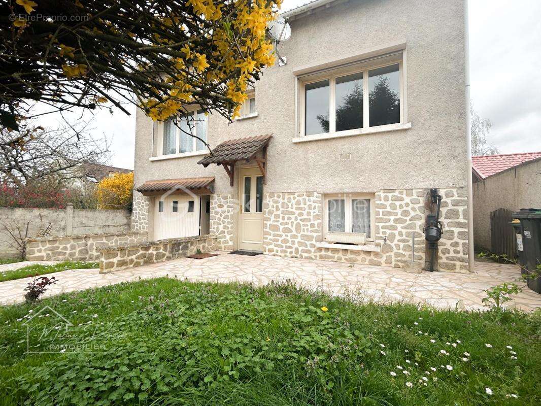 Maison à CHEPTAINVILLE