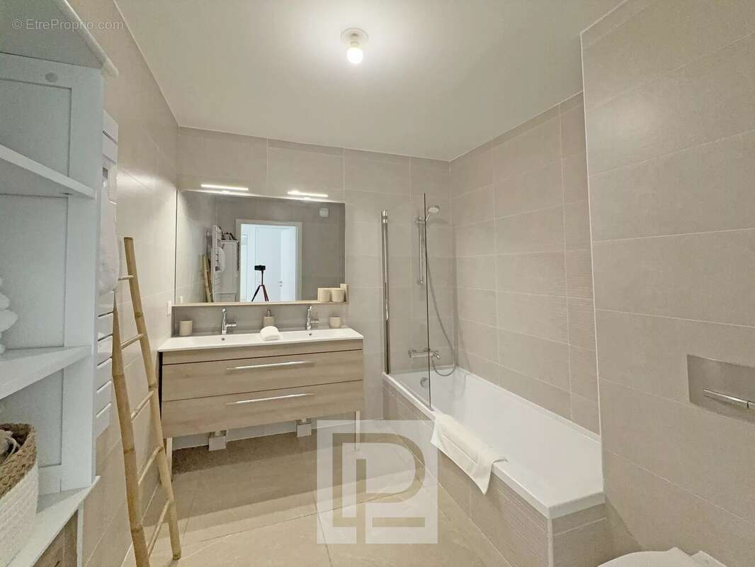 Appartement à MOUGINS