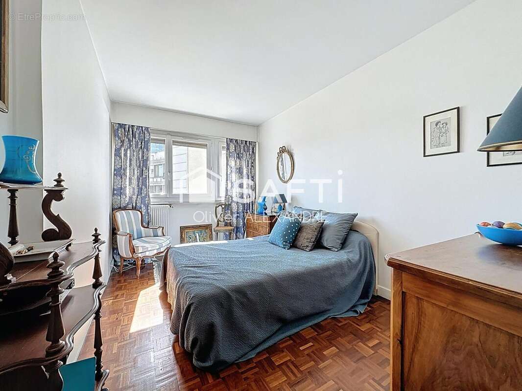 Photo 2 - Appartement à PARIS-16E