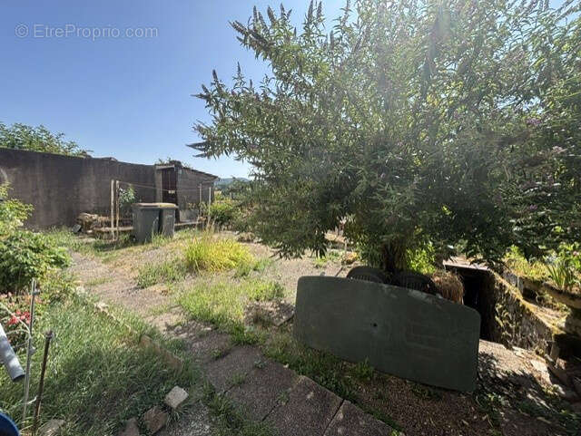 EXCLUSIVITE  à AUTUN,2 apopartements, cave, jardin privatif et greniers. - photo 13