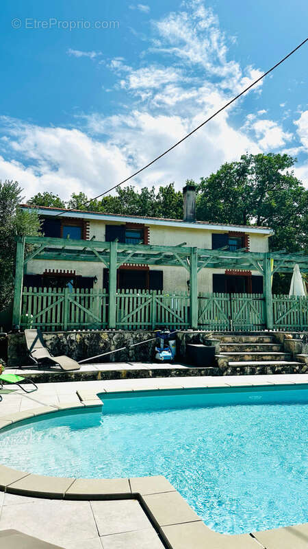 Maison T5 avec piscine - photo 3