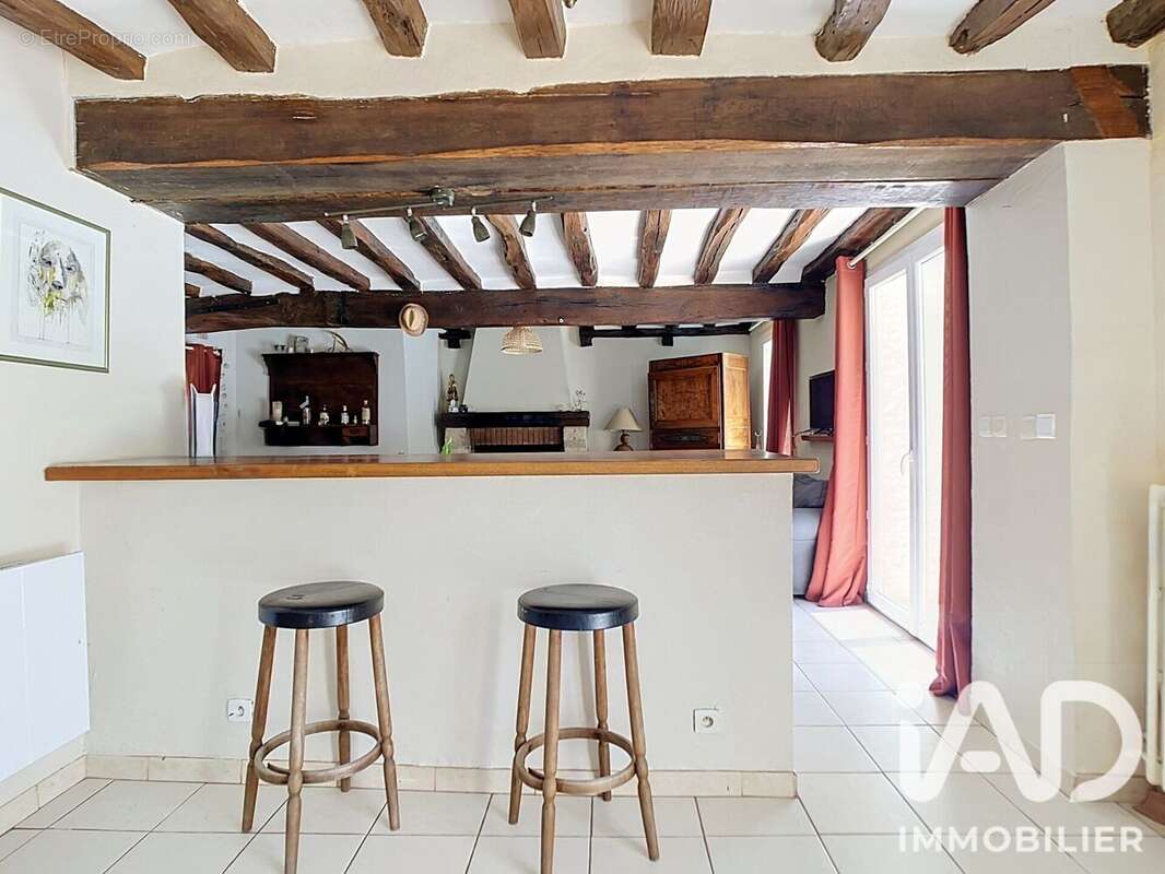 Maison 170 m² à Fontaine-La-Riviere  - photo 3