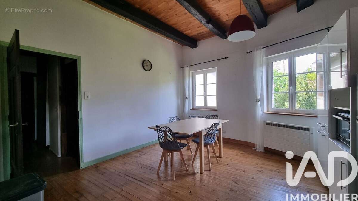 Maison 70 m² à Sauveterre-De-Rouergue  - photo 9