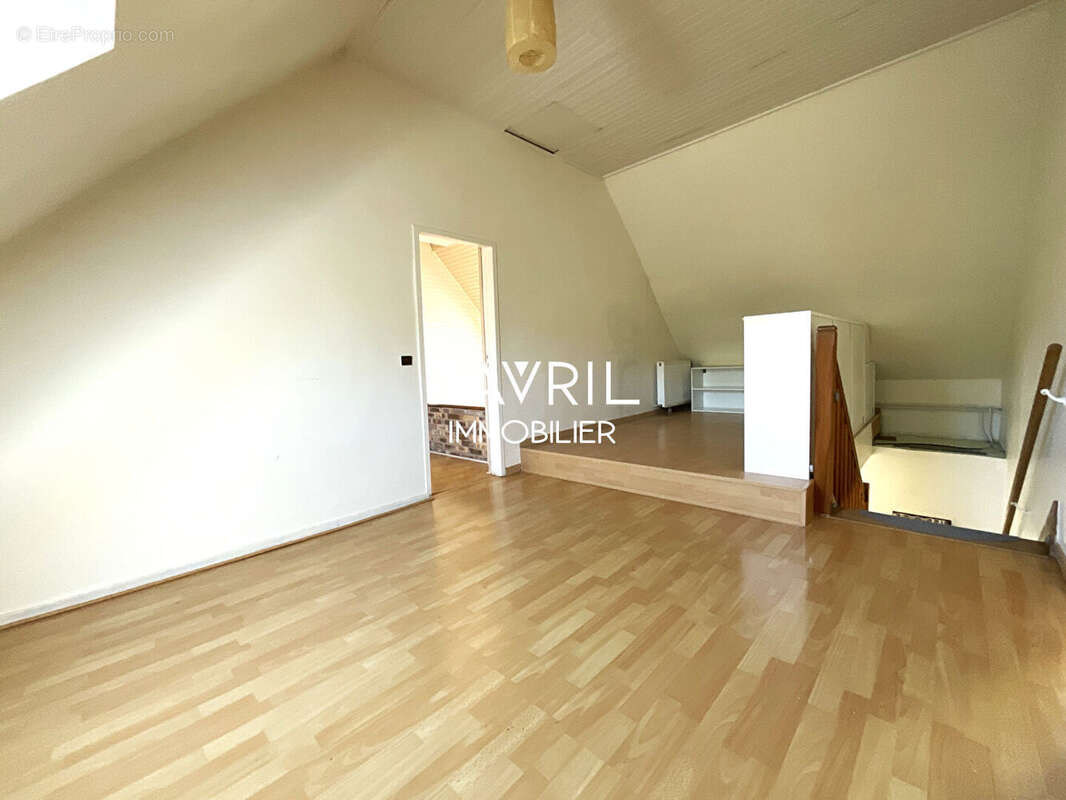 Maison à CHANTELOUP-LES-VIGNES