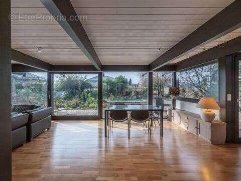 Maison à CHENS-SUR-LEMAN