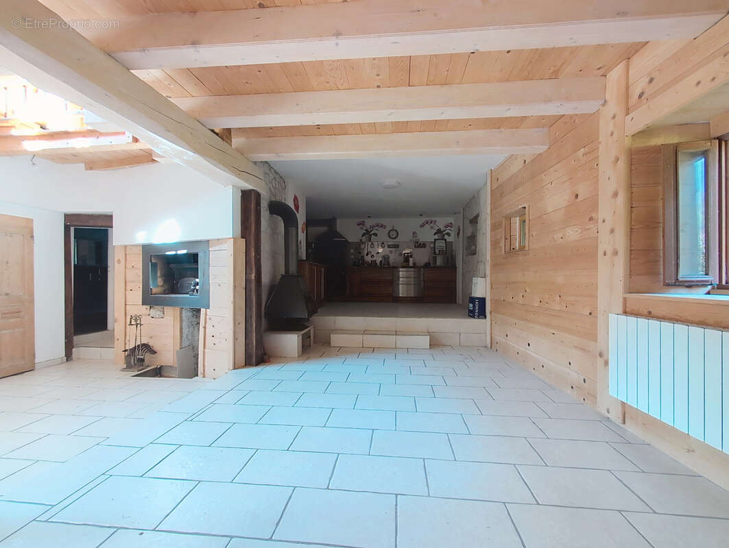 CUSY - Propriété de caractère à rénover, au calme absolu - photo 11