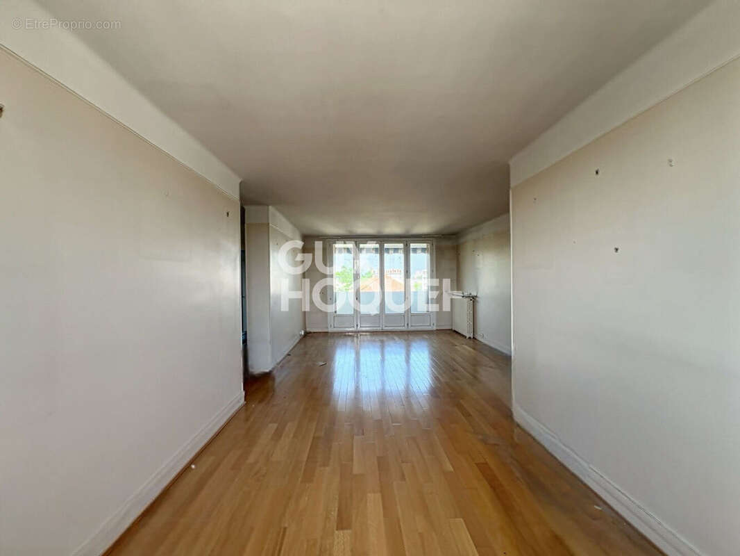 Appartement à STAINS