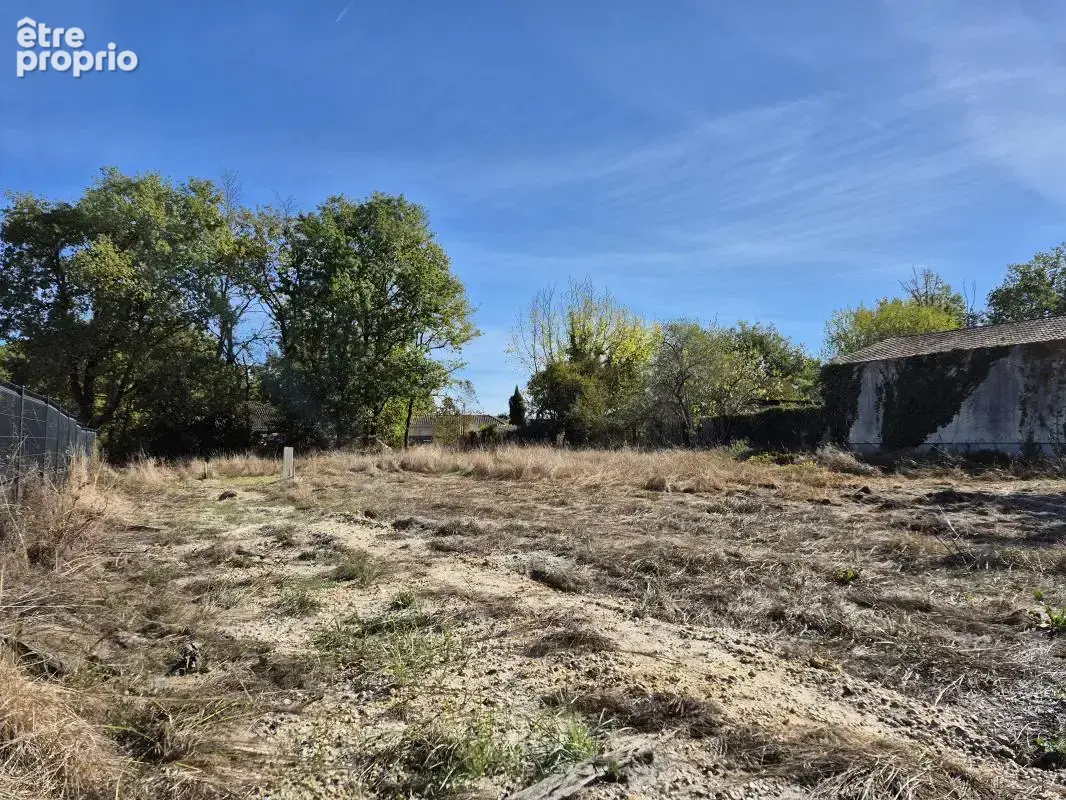 Photo Terrain à Saint-Selve au prix de 148 000€