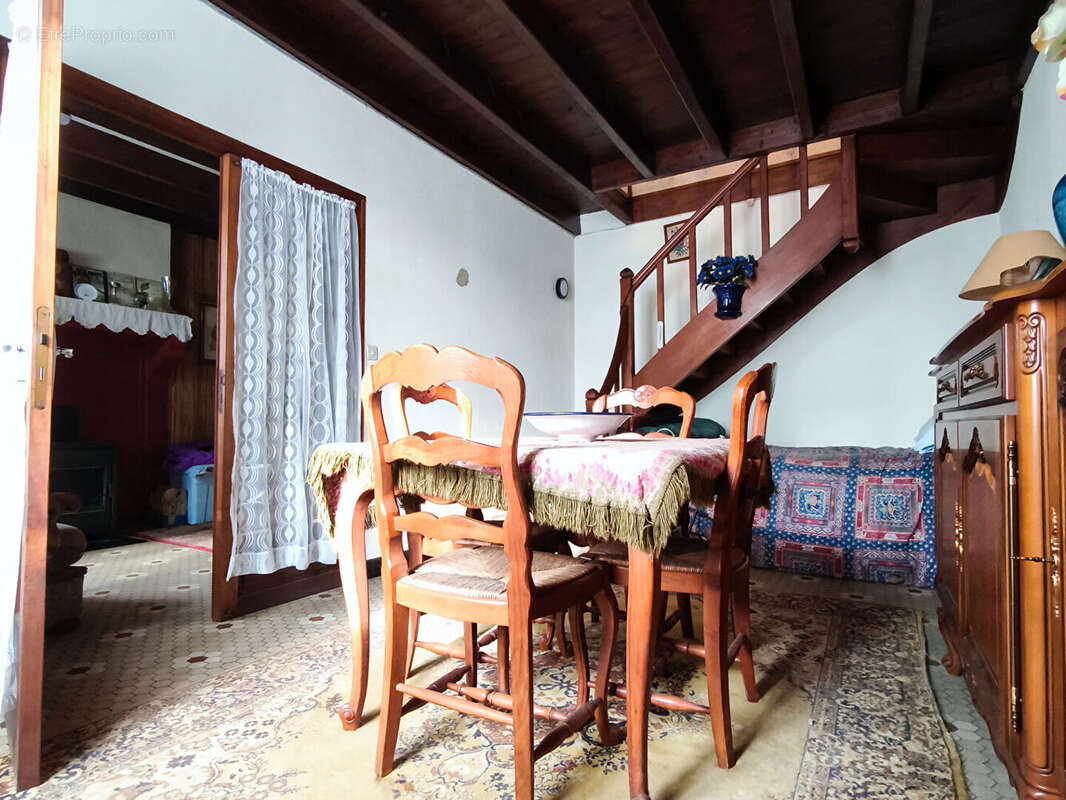 Maison à SOMMIERES-DU-CLAIN