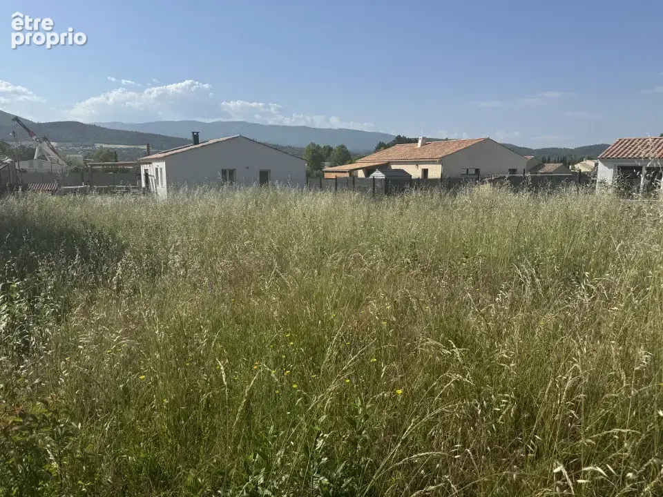 Photo Terrain à Les Mees au prix de 98 200€