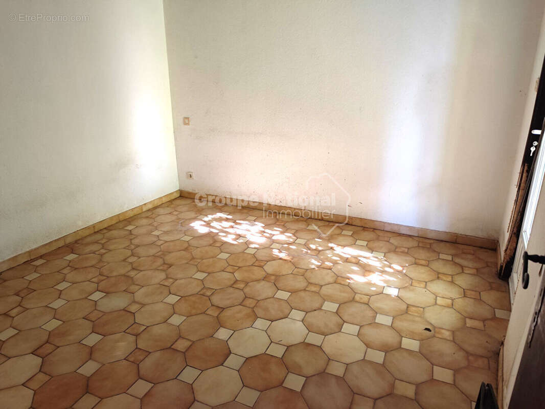 Maison à CAMARET-SUR-AIGUES