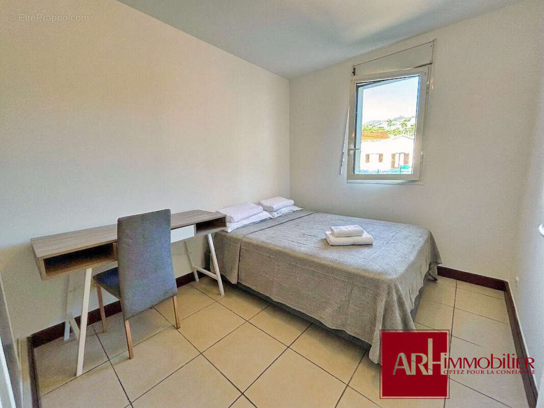 Appartement 54 m² à Saint-Denis  - photo 4