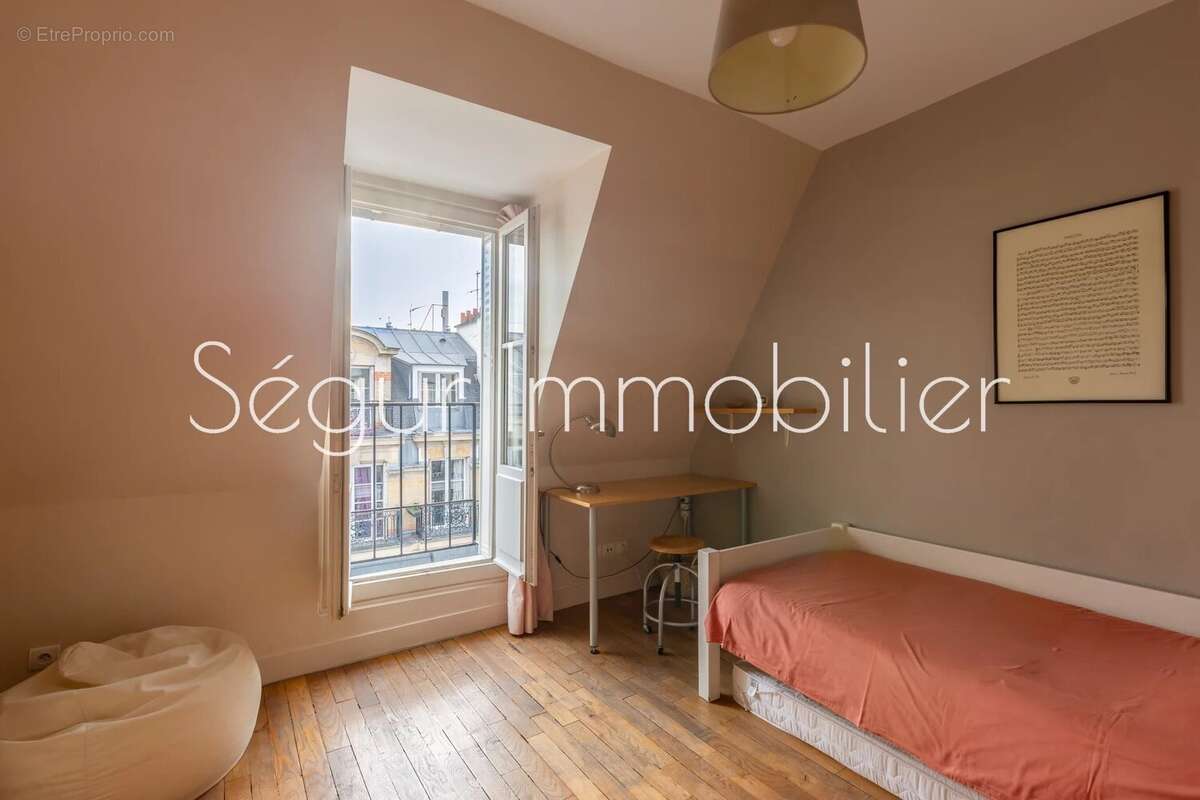 Appartement à PARIS-15E