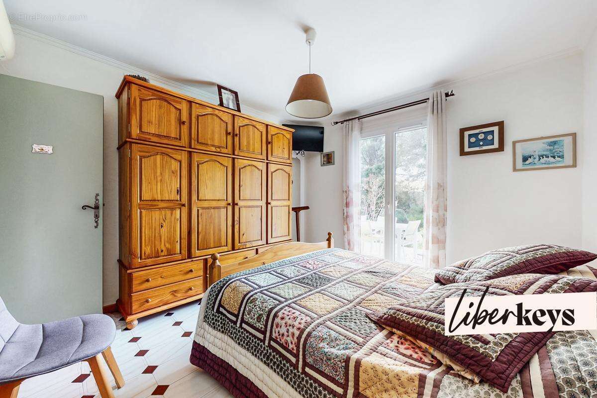 Maison à ROQUEBRUNE-SUR-ARGENS