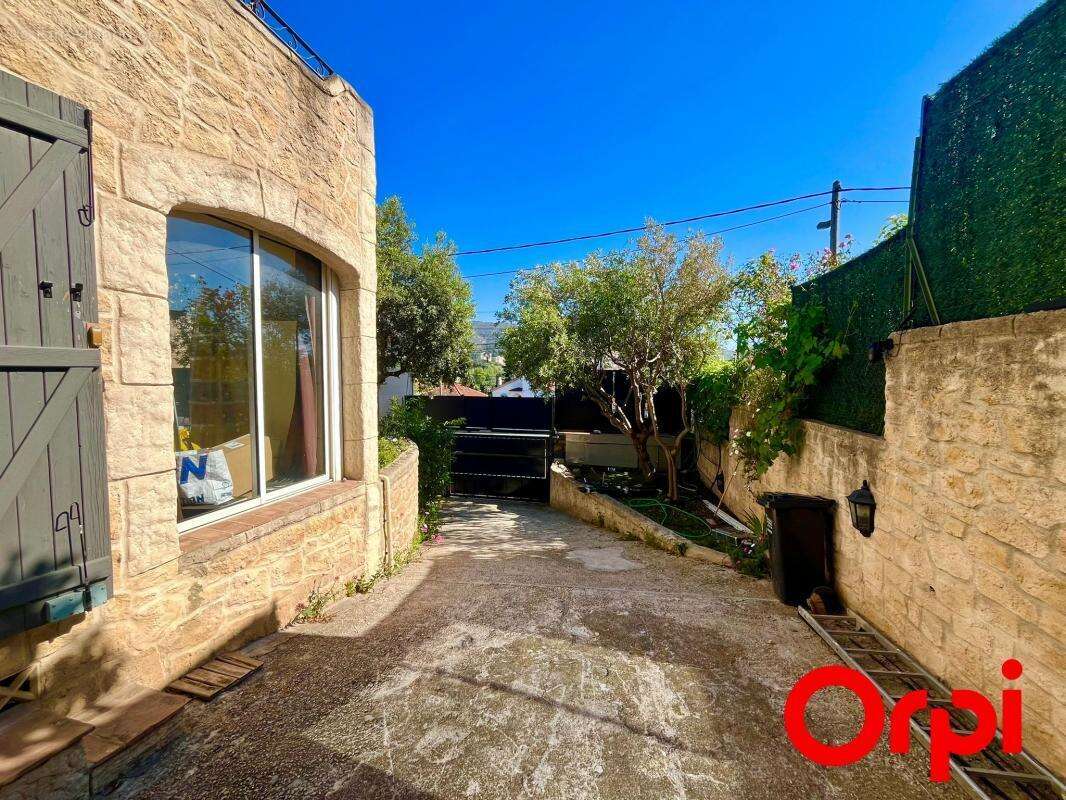 Appartement à MARSEILLE-11E