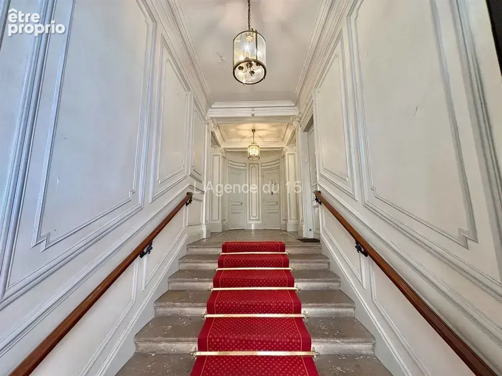 Mairie du xvème / studette avec kitchenette et douche / par ascenseur principal / ideal bureau ou pied a terre / - photo 7