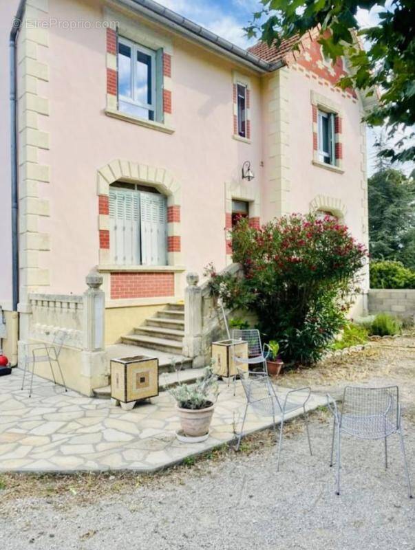 Maison à VIOLES
