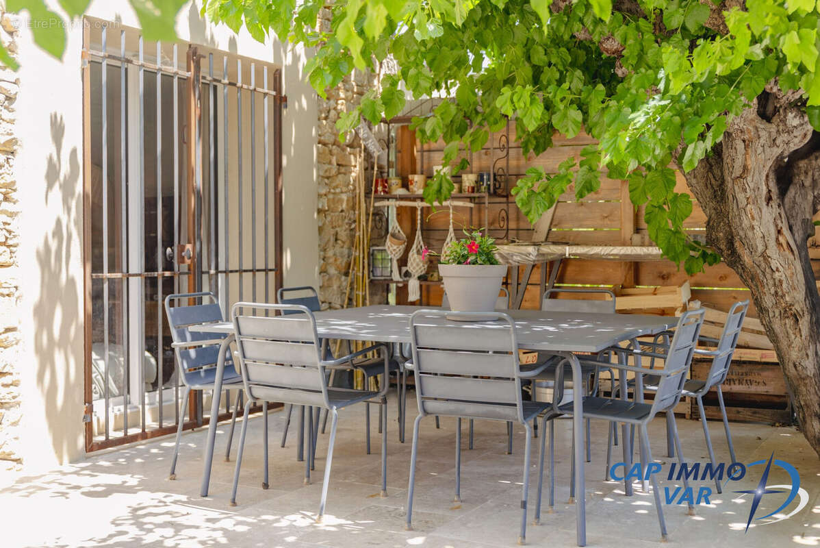 Maison à LE CASTELLET