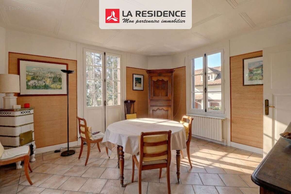 Maison 283 m² à Oinville-Sur-Montcient  - photo 9