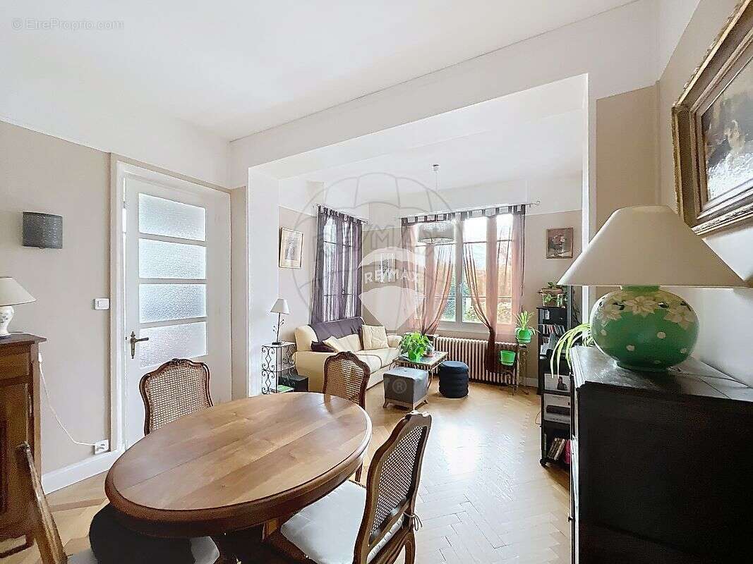 Maison à VILLEVALLIER