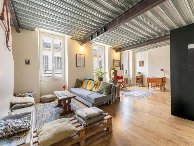 Appartement à MARSEILLE-2E
