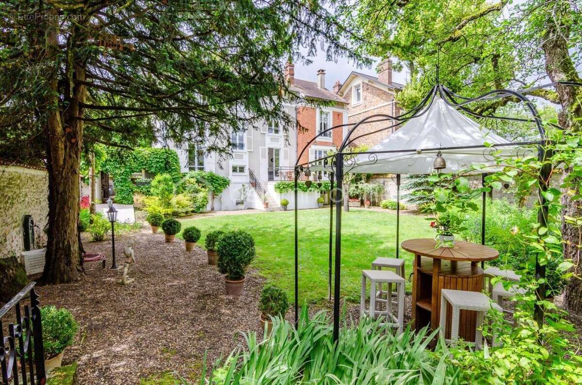 Maison à CORBEIL-ESSONNES