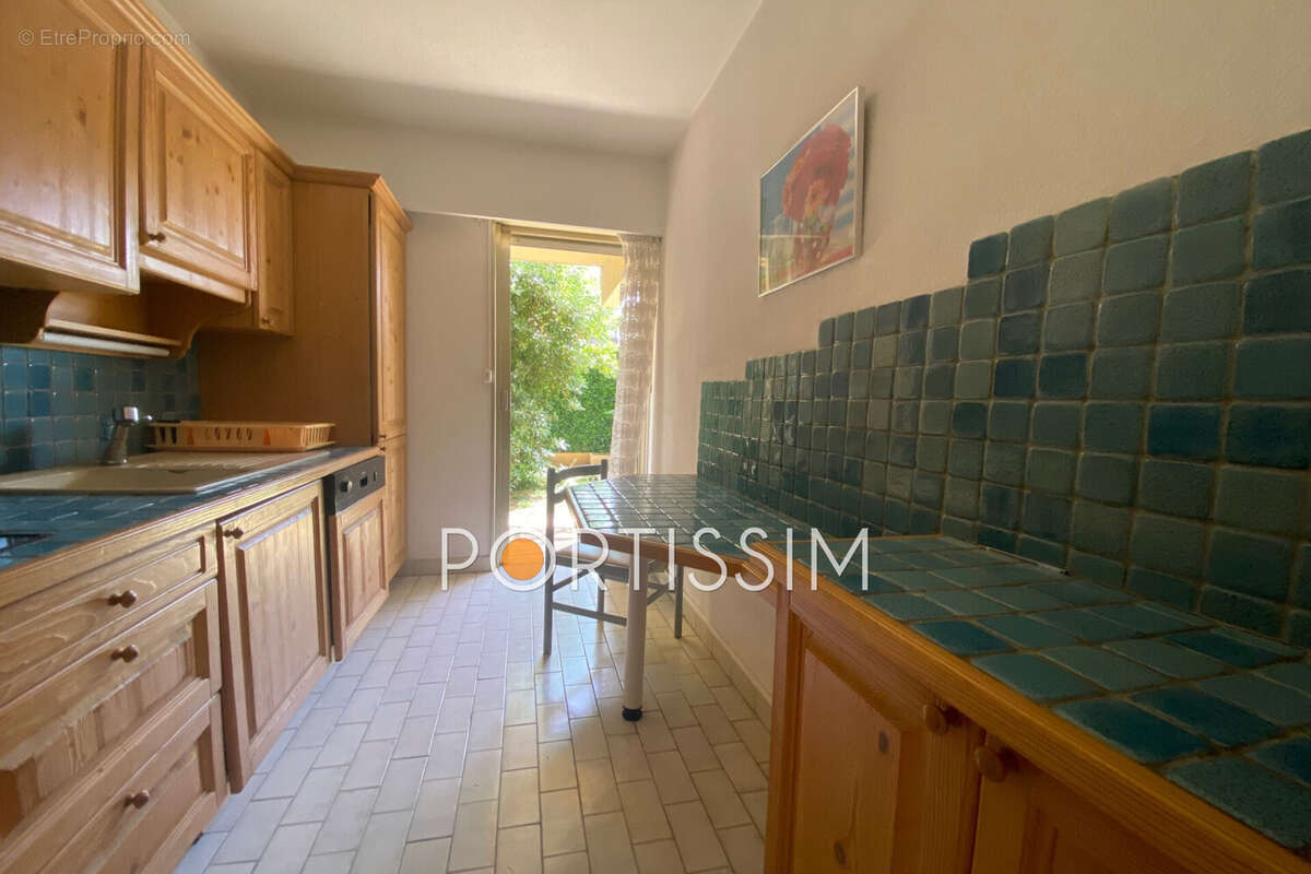 Appartement à SAINT-LAURENT-DU-VAR