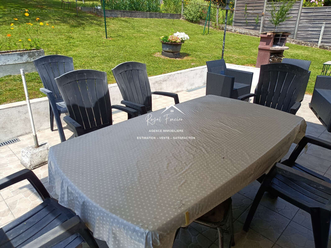 Maison à DANGE-SAINT-ROMAIN