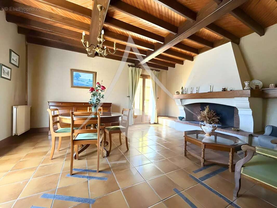 Maison à LAVERNOSE-LACASSE