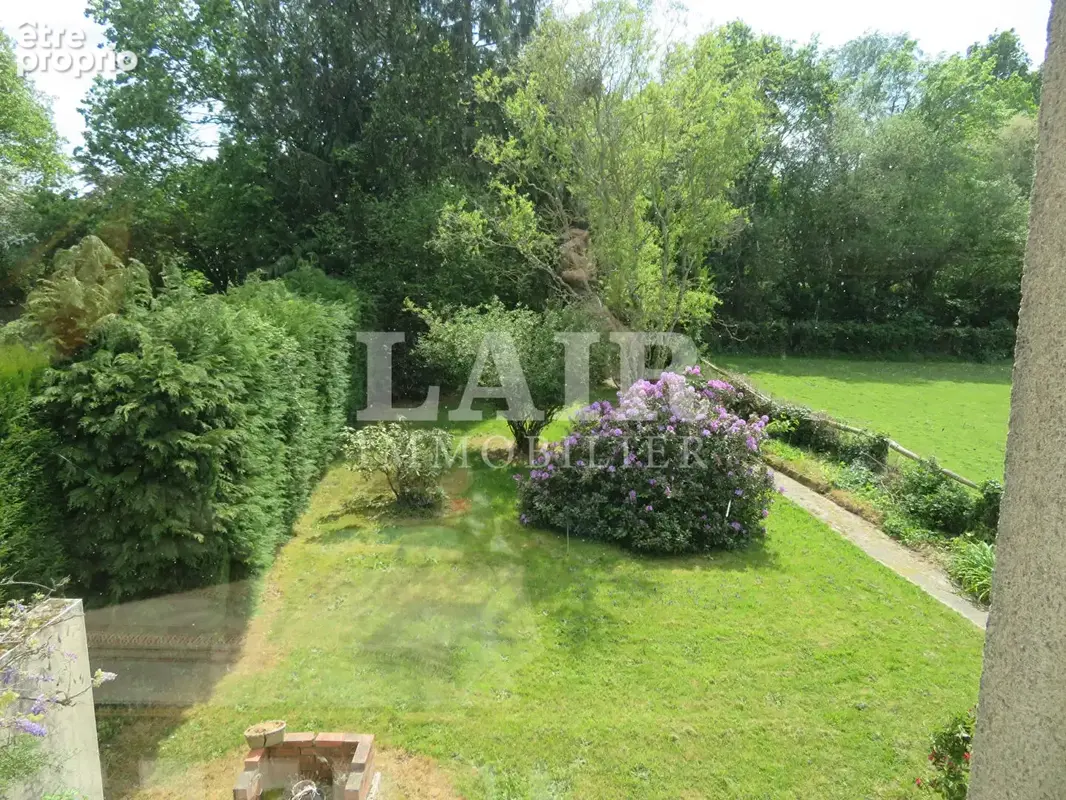 Propriété sur 1,2 hectare avec étang à vendre à Pre En Pail  - Réf: A15157 - photo 8
