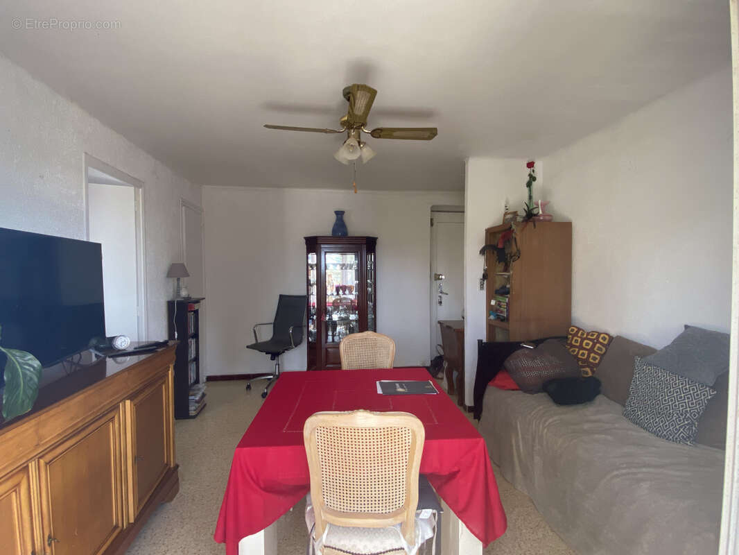 Appartement à SIX-FOURS-LES-PLAGES