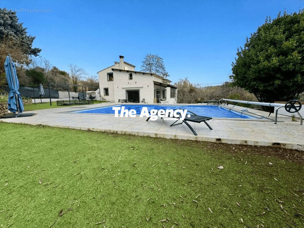 Maison à SAINT-ZACHARIE