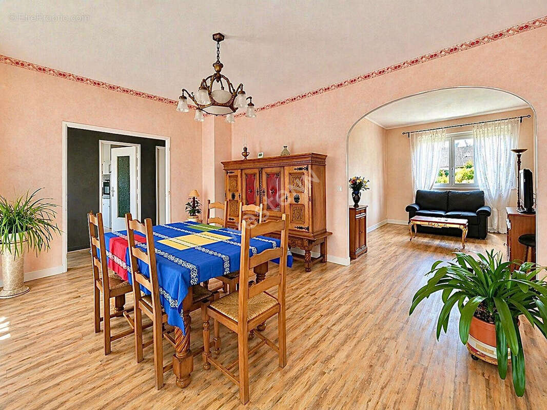 Maison à CHAUMONTEL
