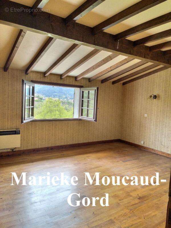 Maison à BEAUZAC