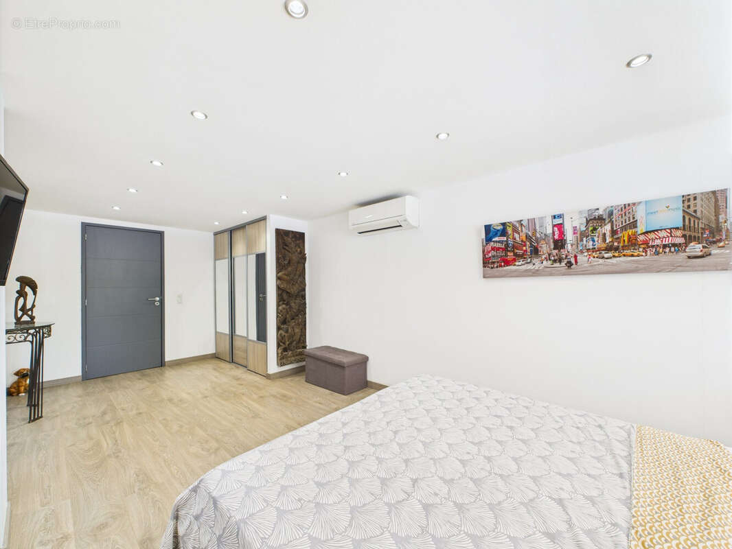 Maison 193 m² à Grasse  - photo 8