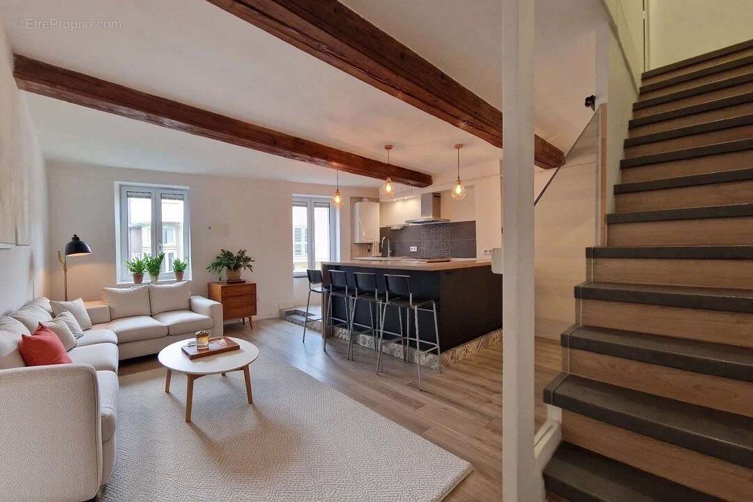 Appartement à COUZON-AU-MONT-D&#039;OR