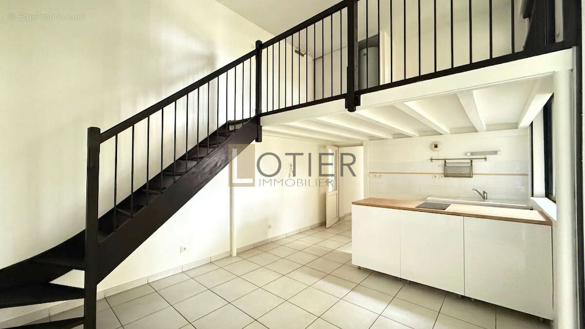 Espace Saint-Charles : T2 bis avec Terrasse, Mezzanine et garage privé. - photo 3