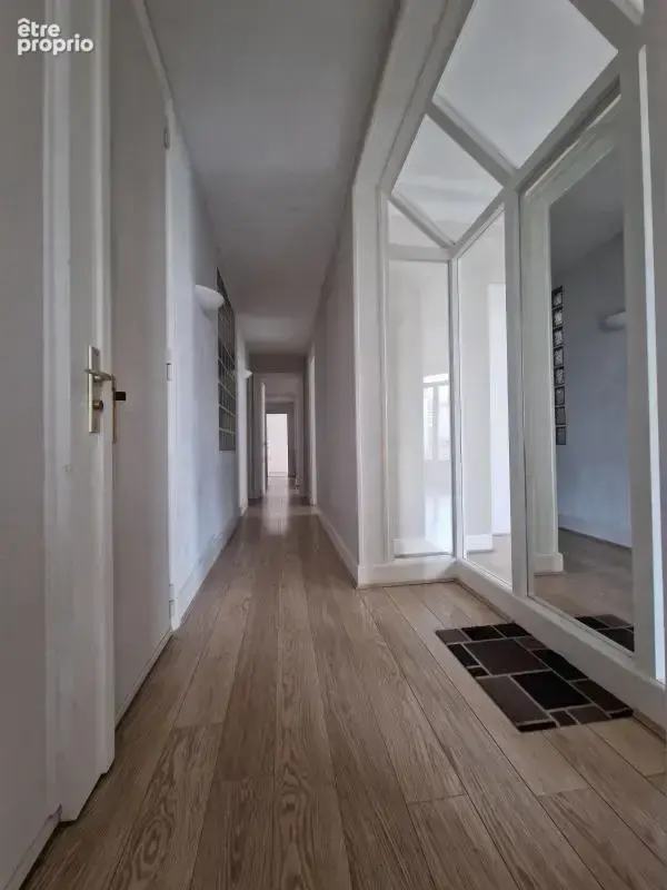 Appartement de 112m² habitables en hyper centre de Lagny-sur-Marne, lumineux, entrée, grand séjour avec balcon, cuisine équipée, - photo 9