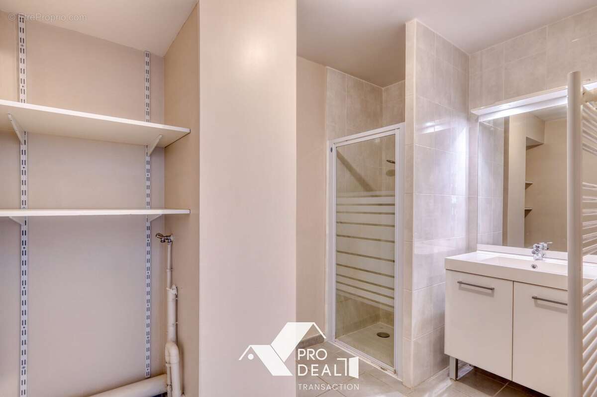 Appartement à DECINES-CHARPIEU