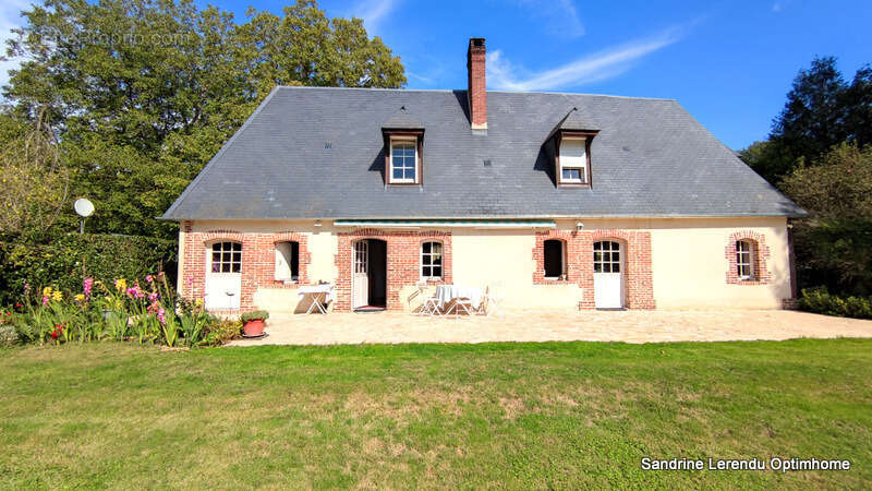 Maison à LE BEC-HELLOUIN