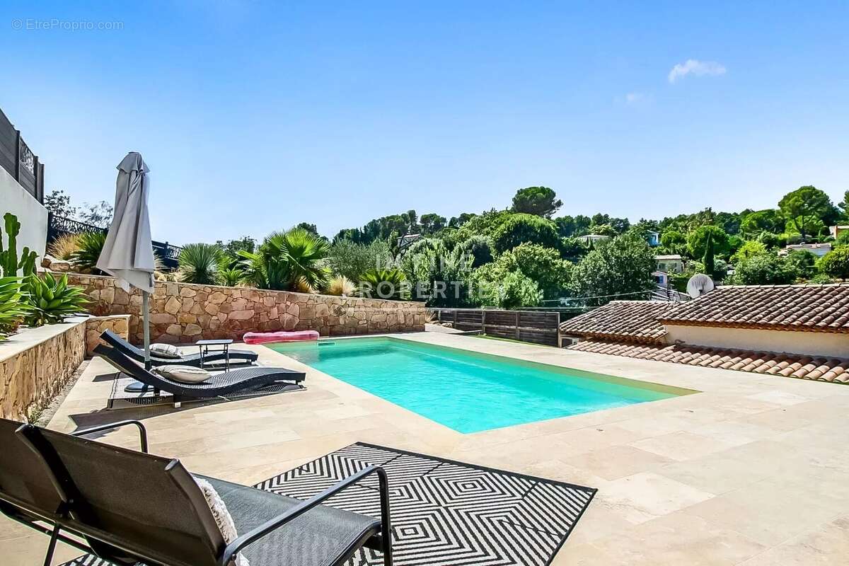 Maison à VALBONNE