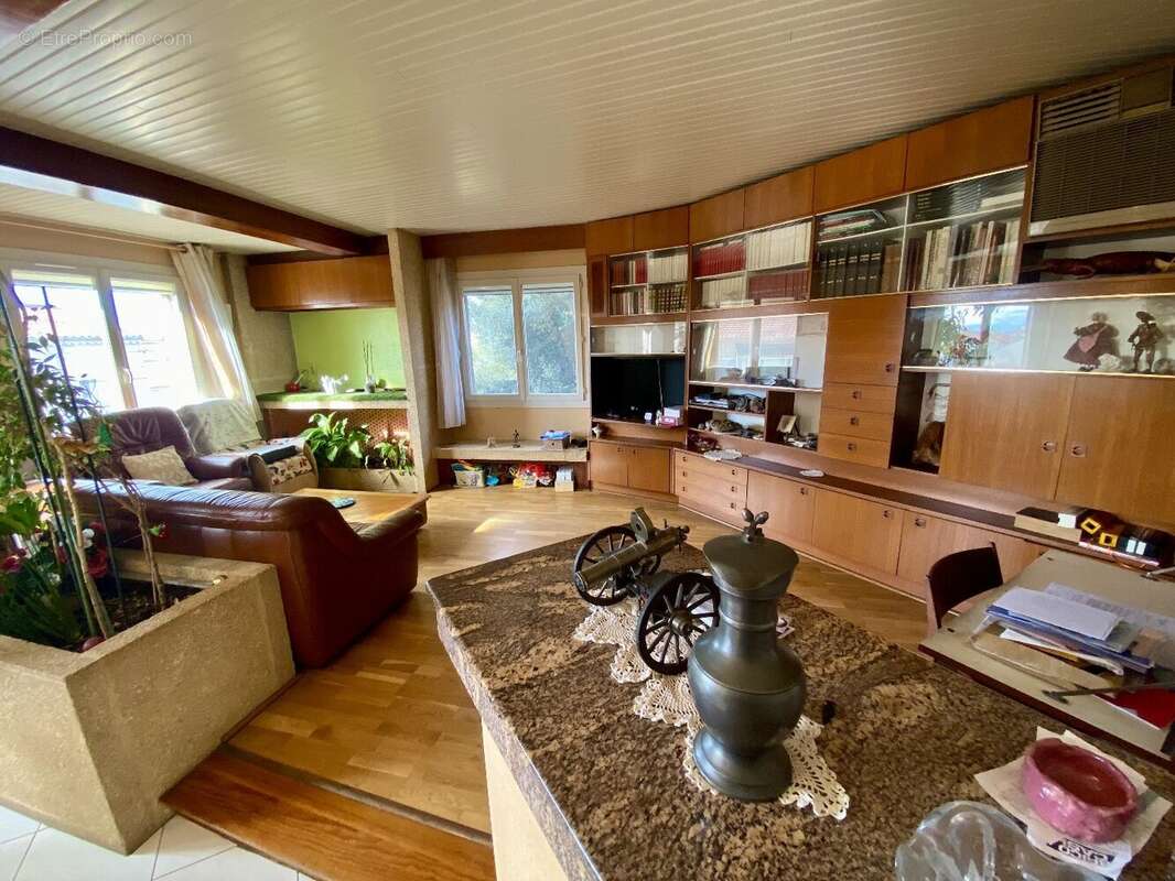 AGDE - Splendide Maison de 168m² à Agde, Proche de Toutes les Commodités - photo 4