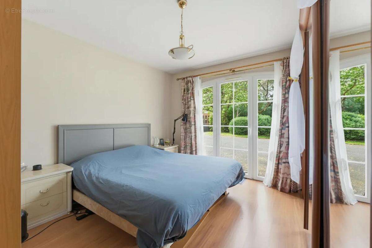 Maison familiale 7 pièces à Sadirac avec piscine - photo 10
