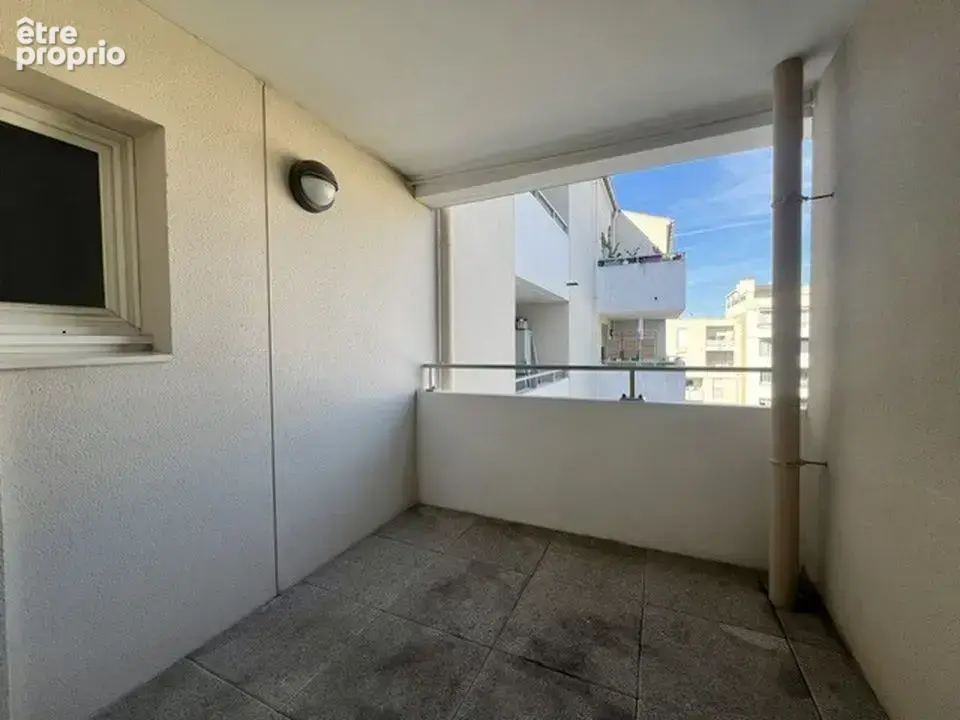 Appartement à MARSEILLE-4E