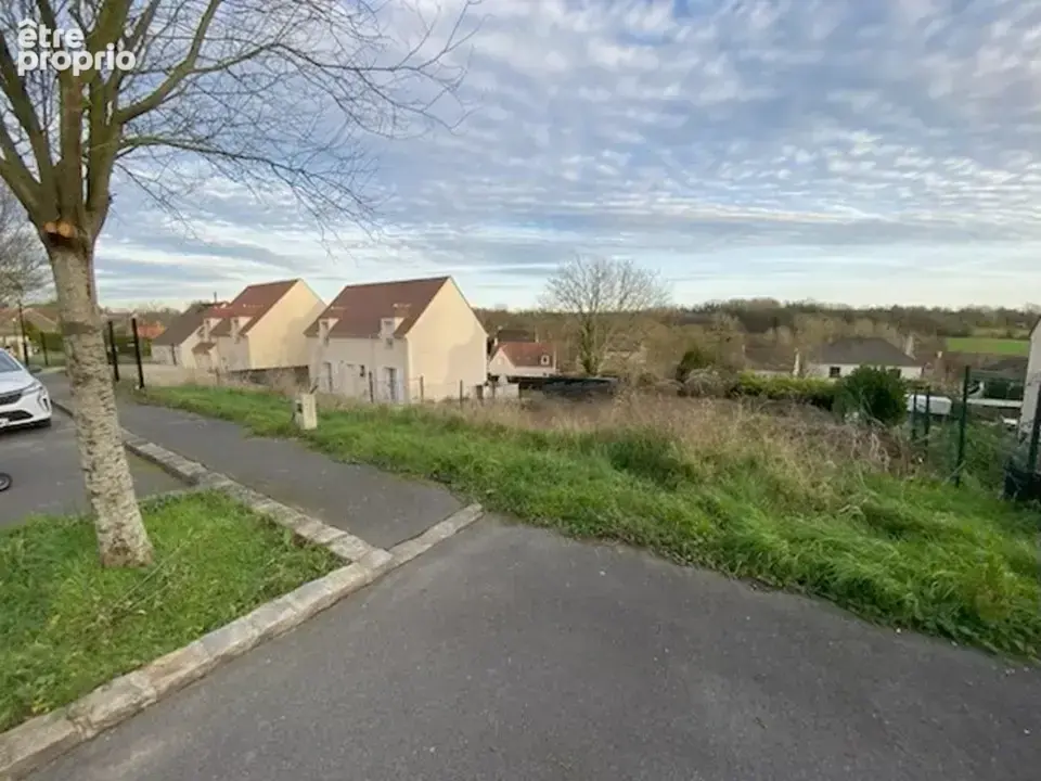 Terrain à MORIENVAL