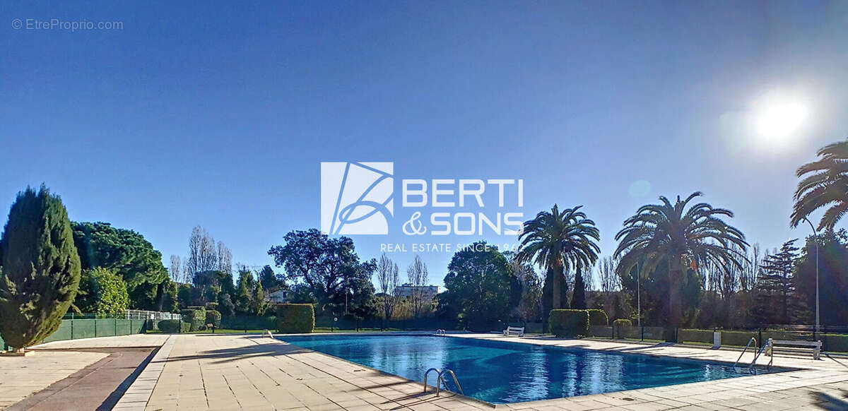 Appartement à MANDELIEU-LA-NAPOULE