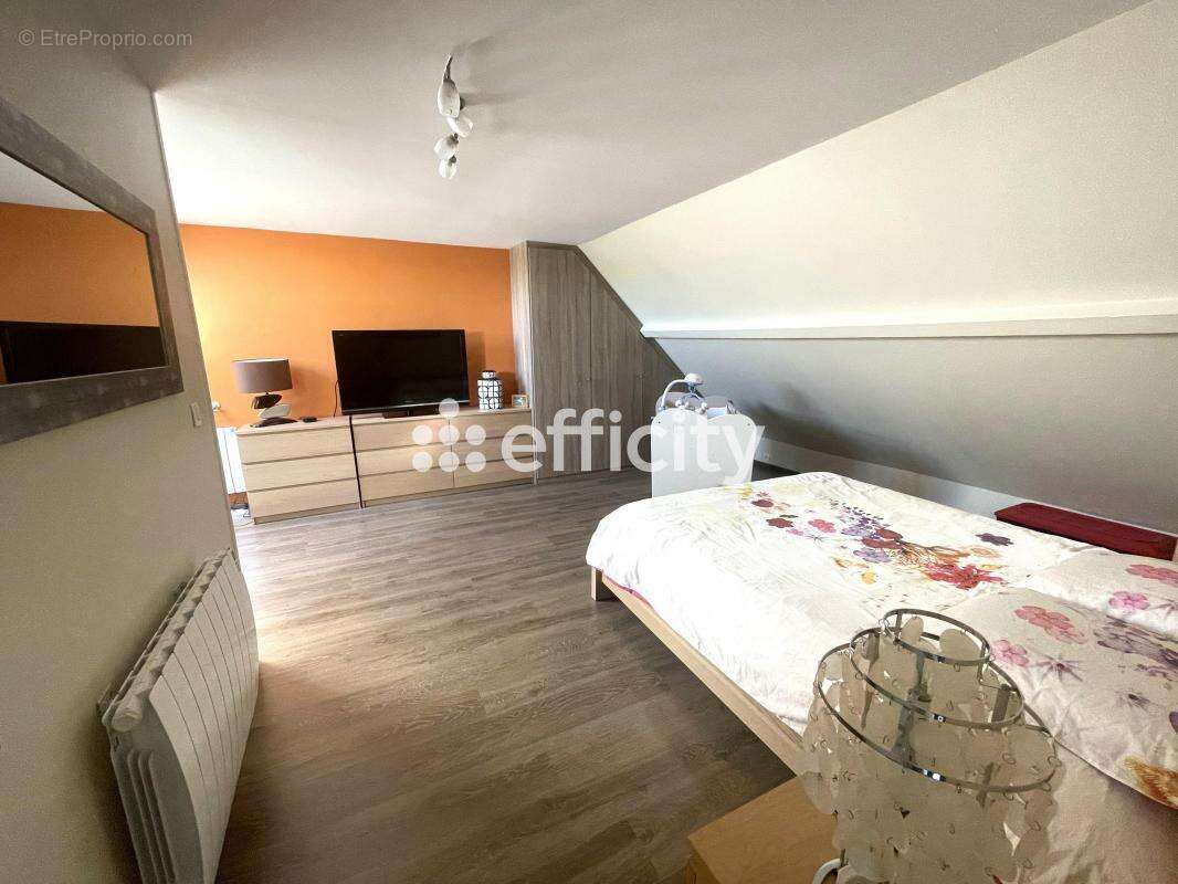 Maison à PARAY-VIEILLE-POSTE