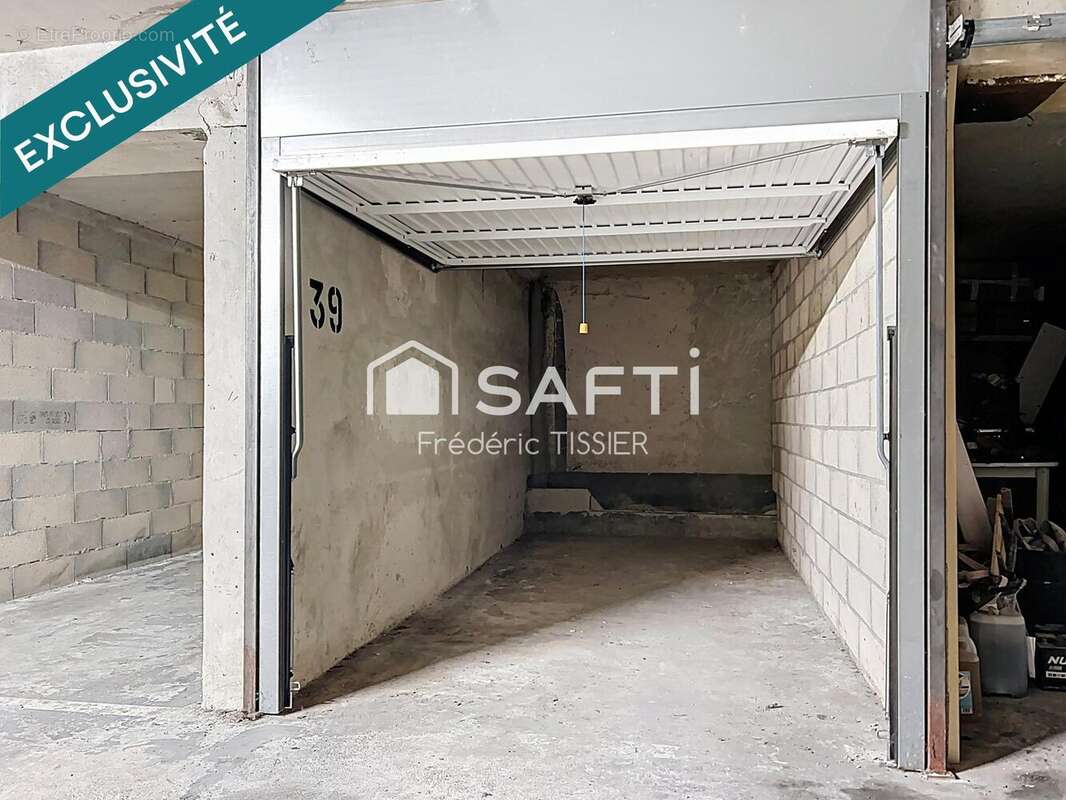 Photo 2 - Parking à GRASSE