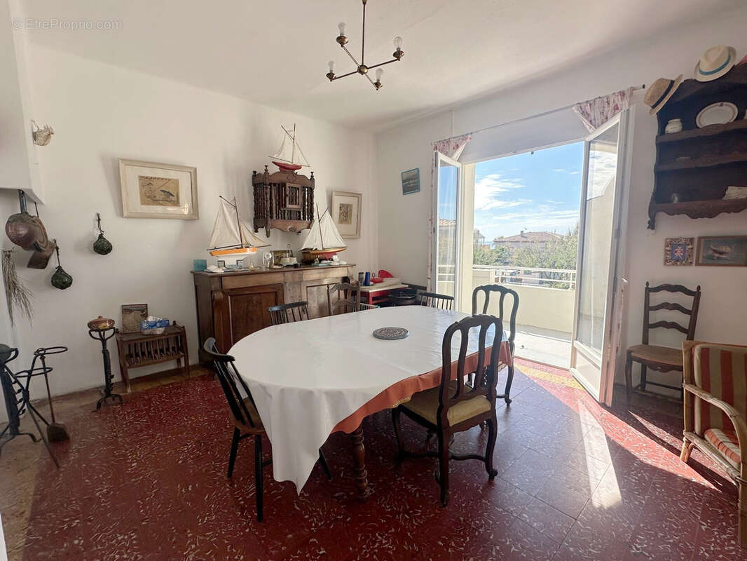 Appartement à MAUGUIO