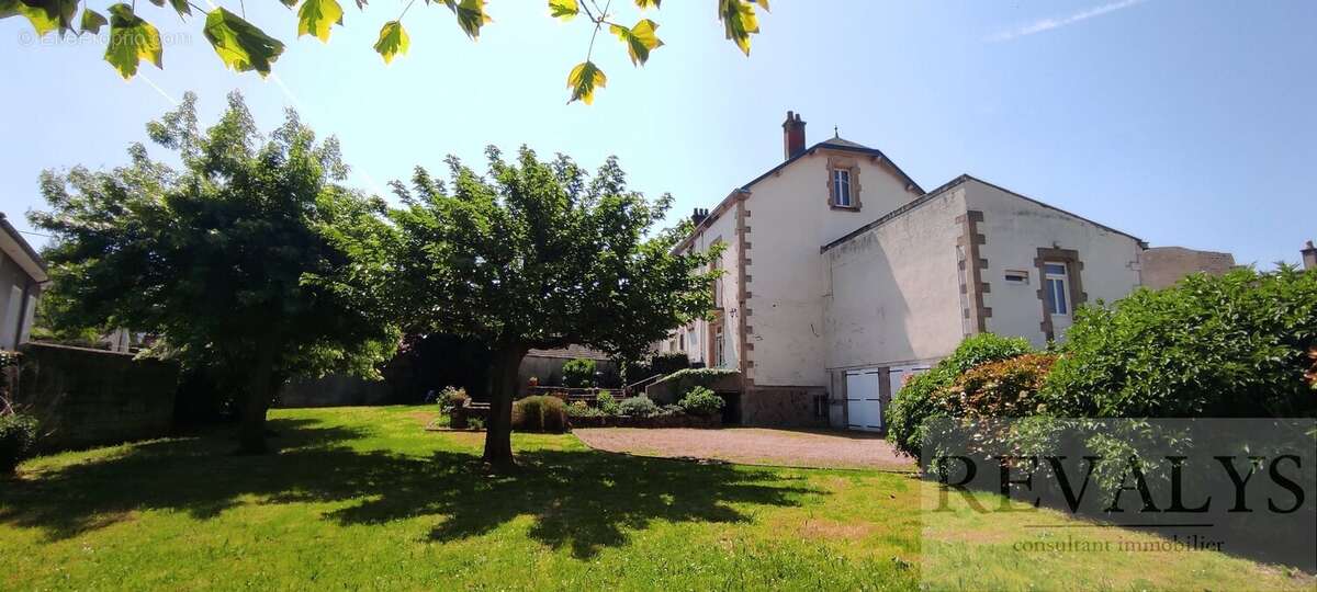AUTUN 71400 Maison 335 m2 8 pièces 6 chambres Garages Grand jardin clos - photo 4